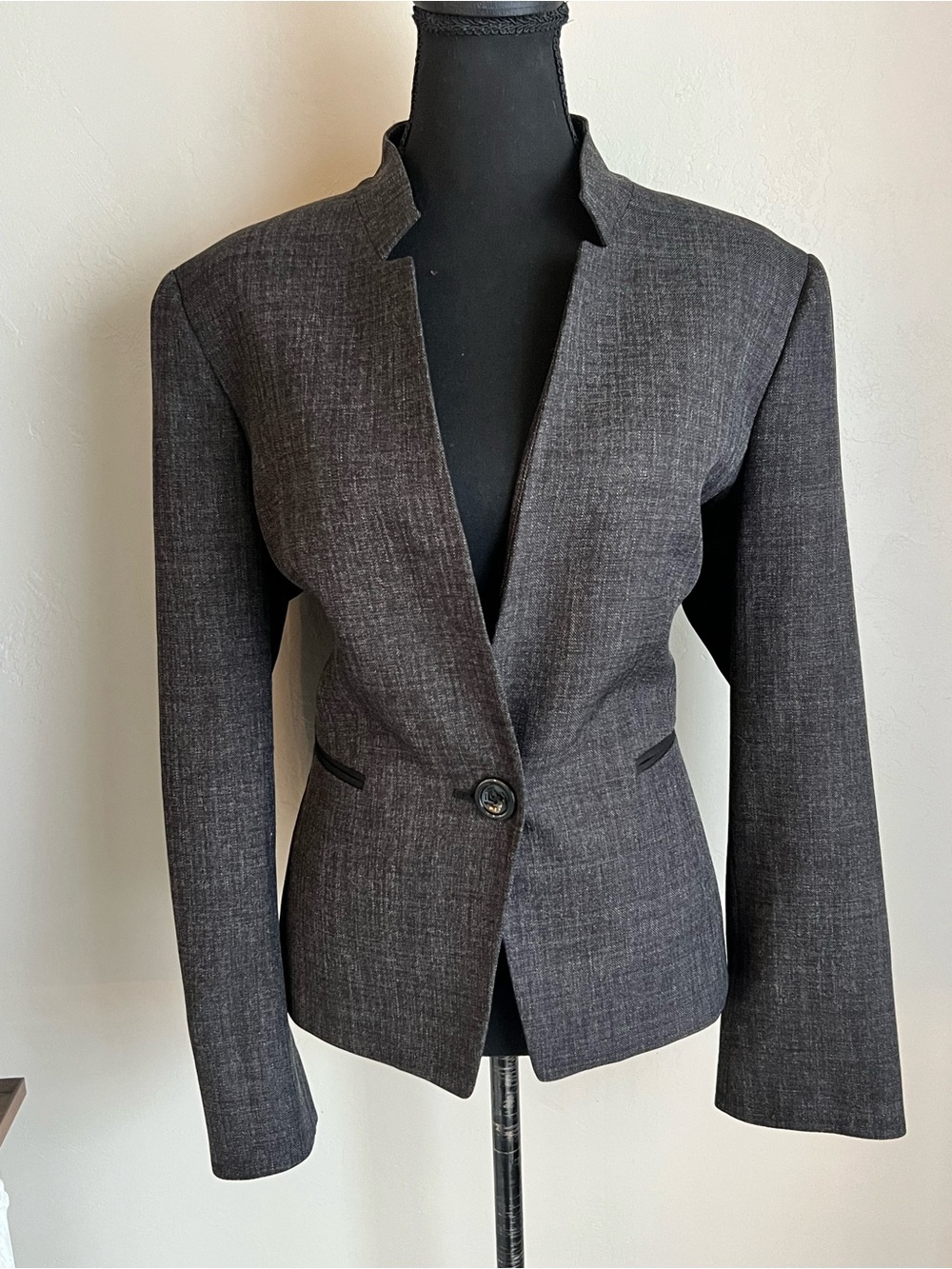 Women's Tailored Gray One-Button Blazer